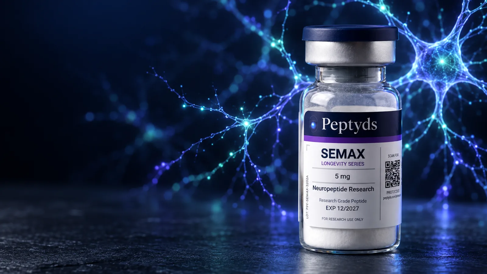 Ein Peptyds-Forschungsvial mit der Aufschrift "Semax, Longevity Series, 5 mg", stehend vor einem leuchtenden blauen Neuron und einem Netzwerk aus Knoten.